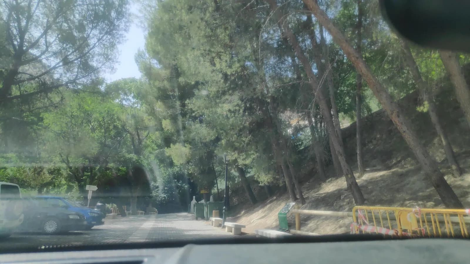Parking gratis camino del Santuario de Cuadros, Bedmar y Garcíez en Bedmar y Garcíez (Jaén)
