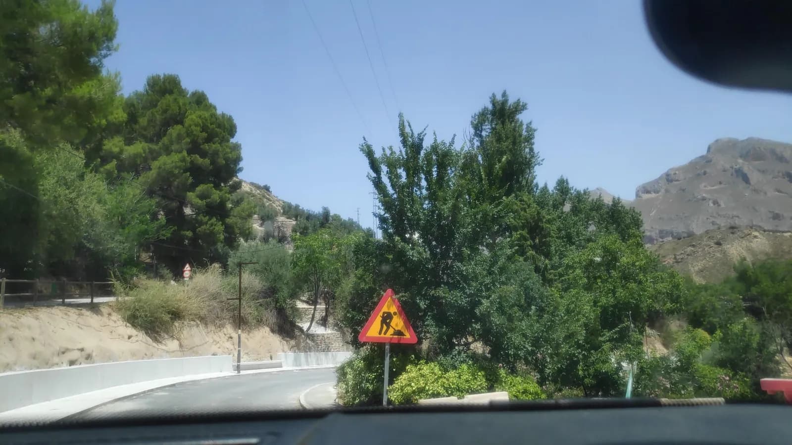 Aparcamiento gratuito en el sur de Bedmar y Garcíez en Bedmar y Garcíez (Jaén)
