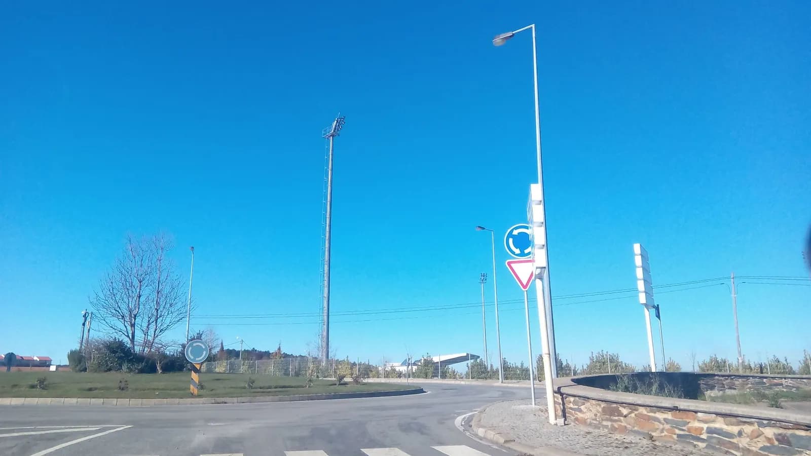 Aparcamiento gratuito en el sur de Trabazos en Trabazos (Zamora)