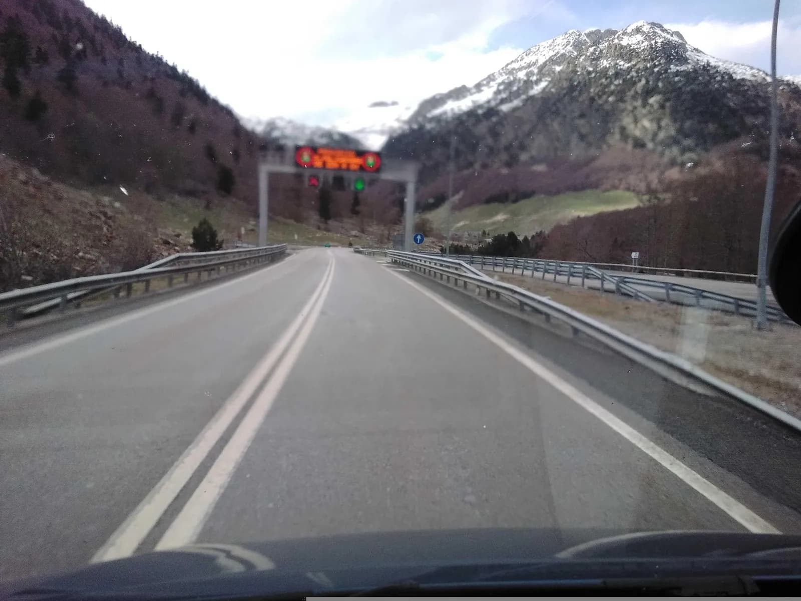 Aparcamiento gratuito en el sur de Vielha e Mijaran en Vielha e Mijaran (Lleida)