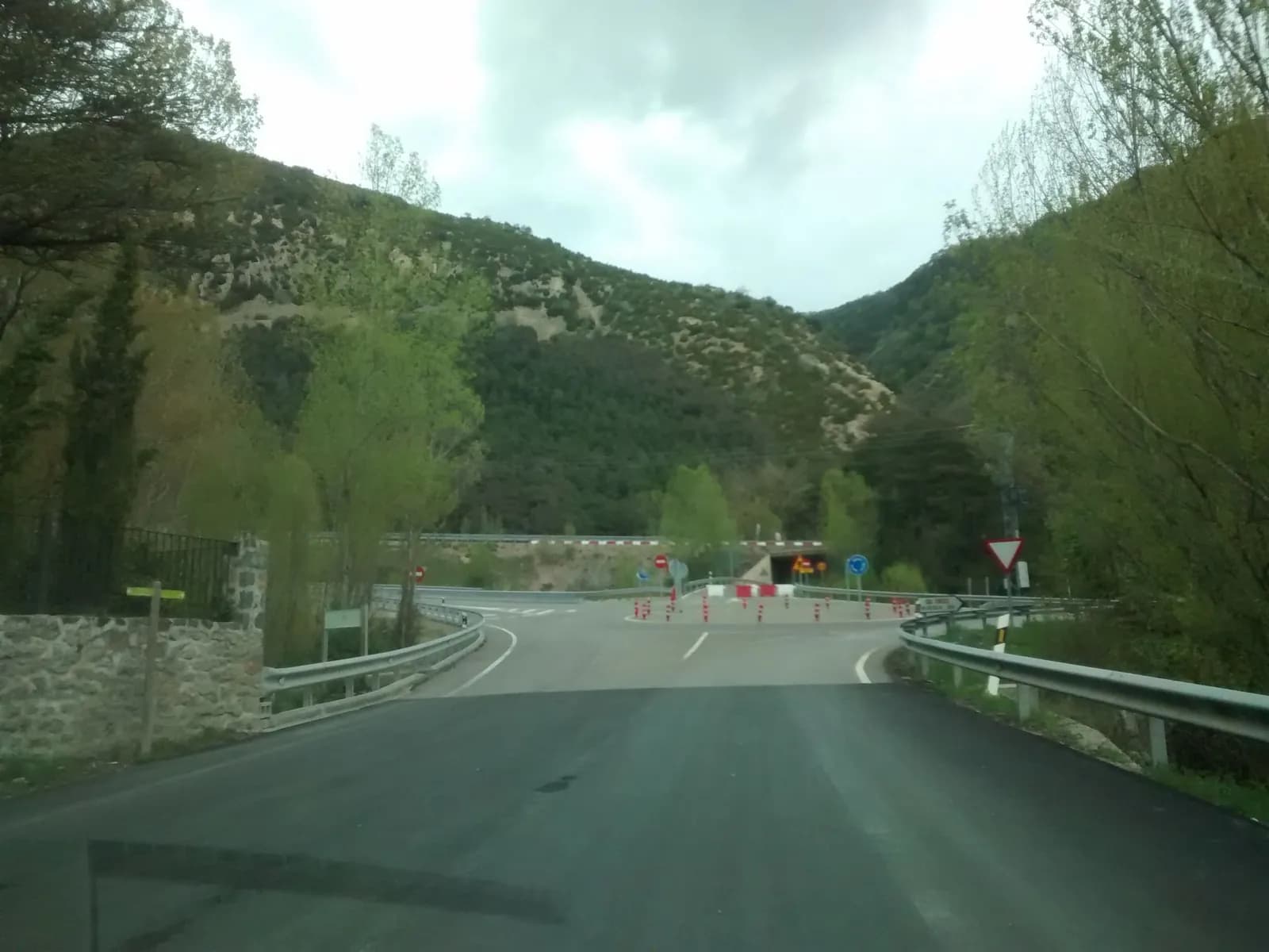 Aparcamiento gratuito en el sureste de Arguis en Arguis (Huesca)