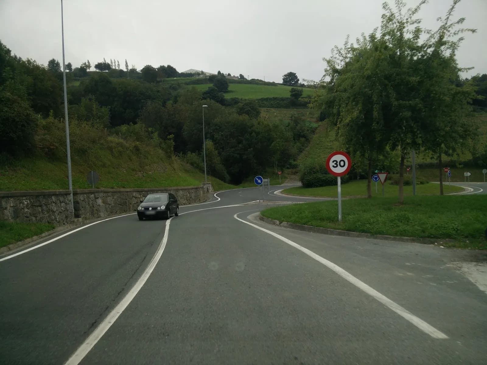 Aparcamiento gratuito en el sureste de Deba en Deba (Gipuzkoa)