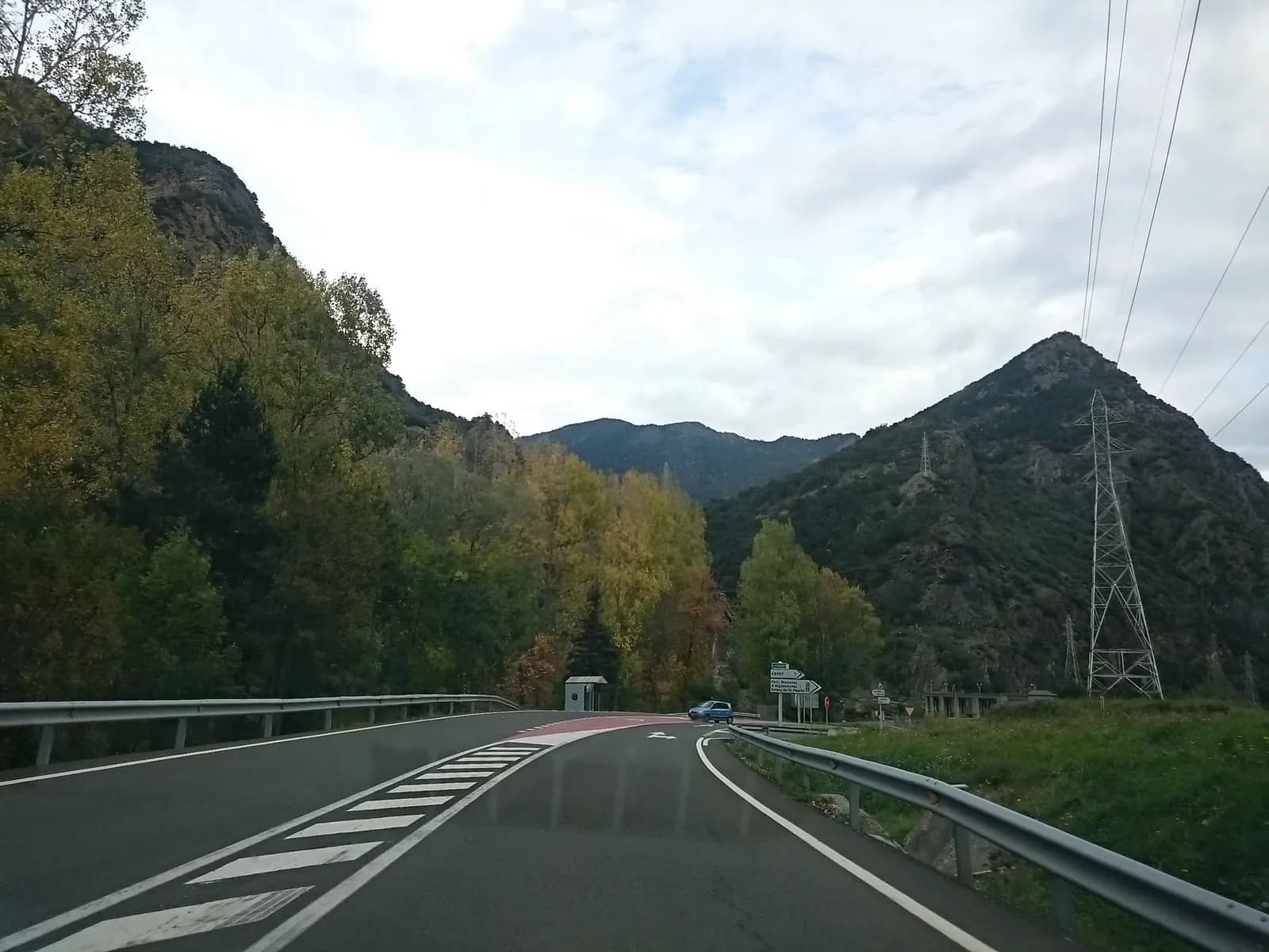 Aparcamiento gratuito en el sureste de Guingueta d'Àneu (La) en La Guingueta d'Àneu (Lleida)