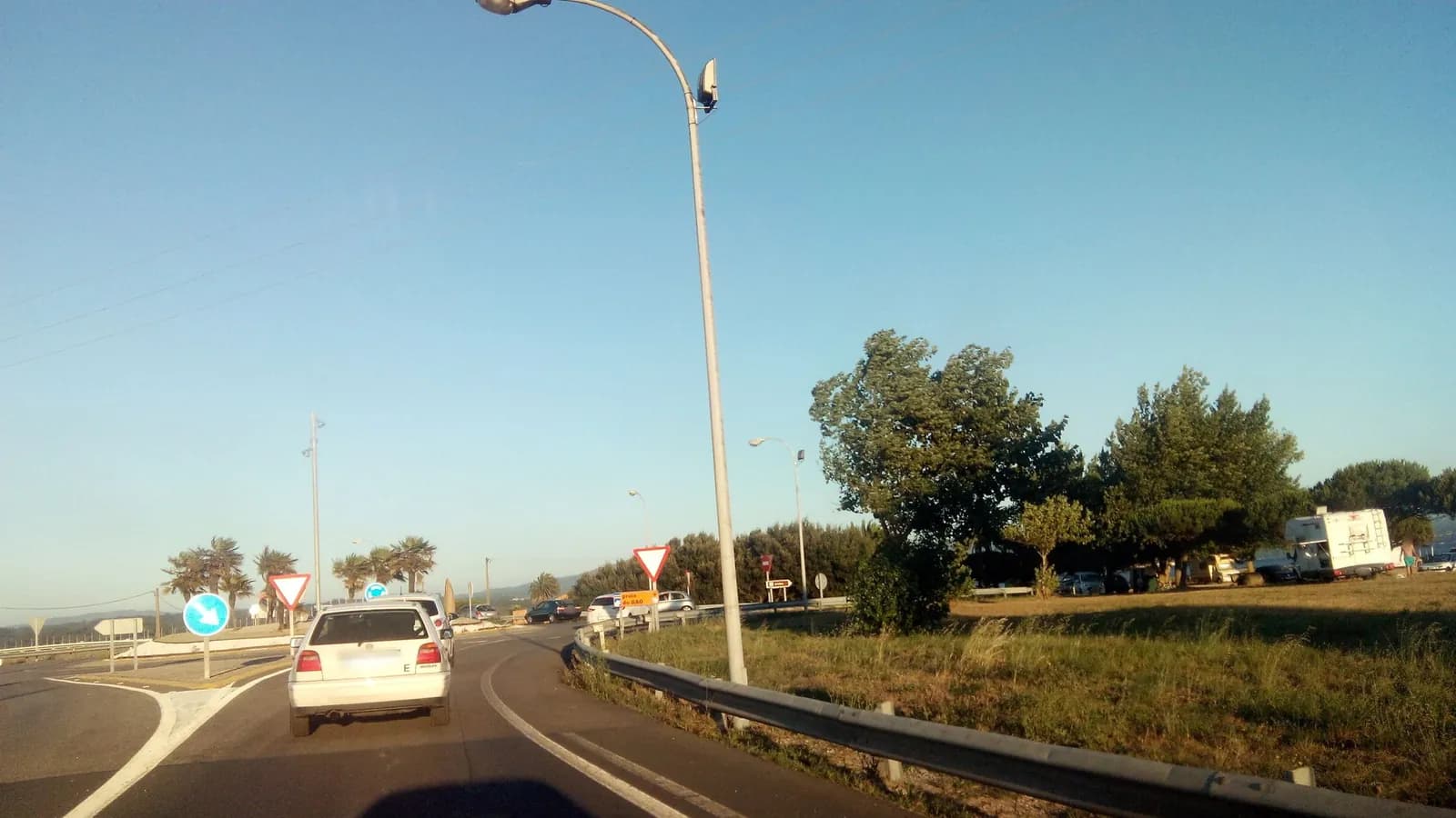 Aparcamiento gratuito en el sureste de Illa de Arousa (A) en Illa de Arousa (A) (Pontevedra)
