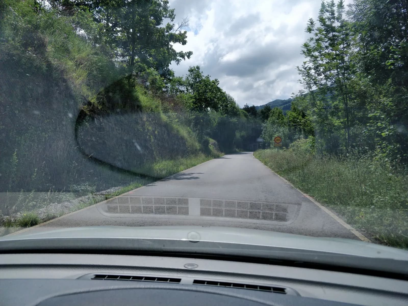 Aparcamiento gratuito en el sureste de Vega de Pas en Vega de Pas (Cantabria)