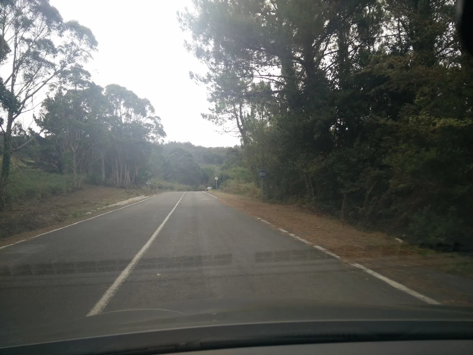 Aparcamiento gratuito en Estrada da Praia de Balarés en Ponteceso (A Coruña)