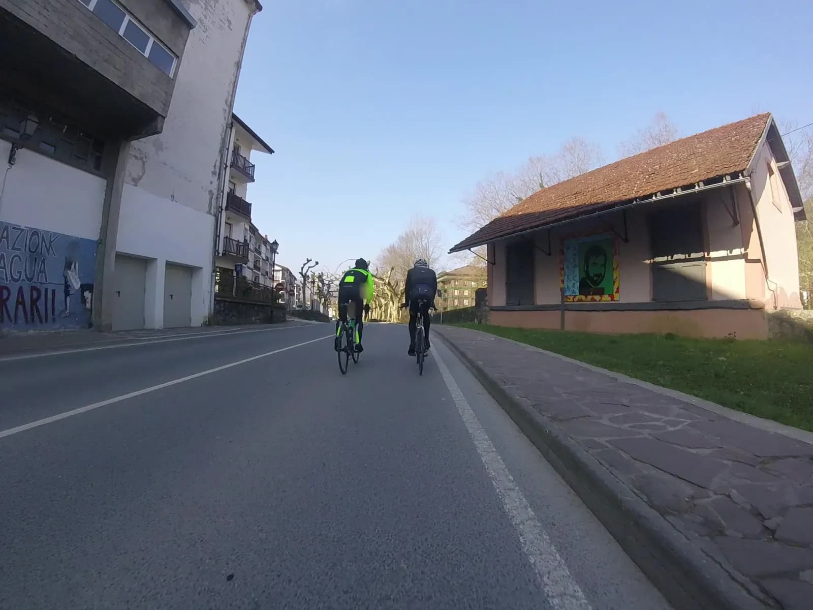 Aparcamiento gratuito en Eztegara pasealekua en Bera/Vera de Bidasoa (Navarra)