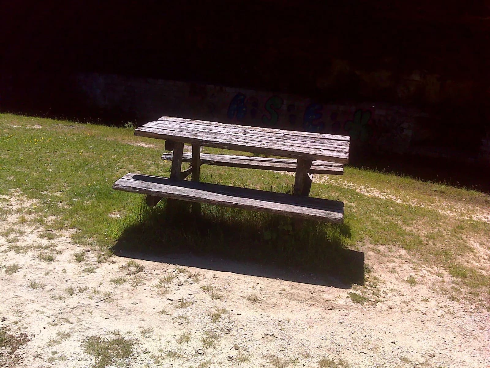 Aparcamiento gratuito en Ferrocarril Santander-Mediterráneo en Merindad de Valdeporres (Burgos)