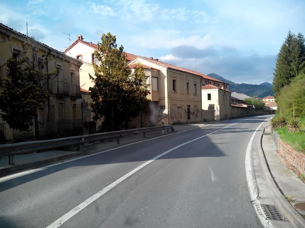 Aparcamiento gratuito en GR 1 - Via Verda del Ter en Sant Joan de les Abadesses (Girona)