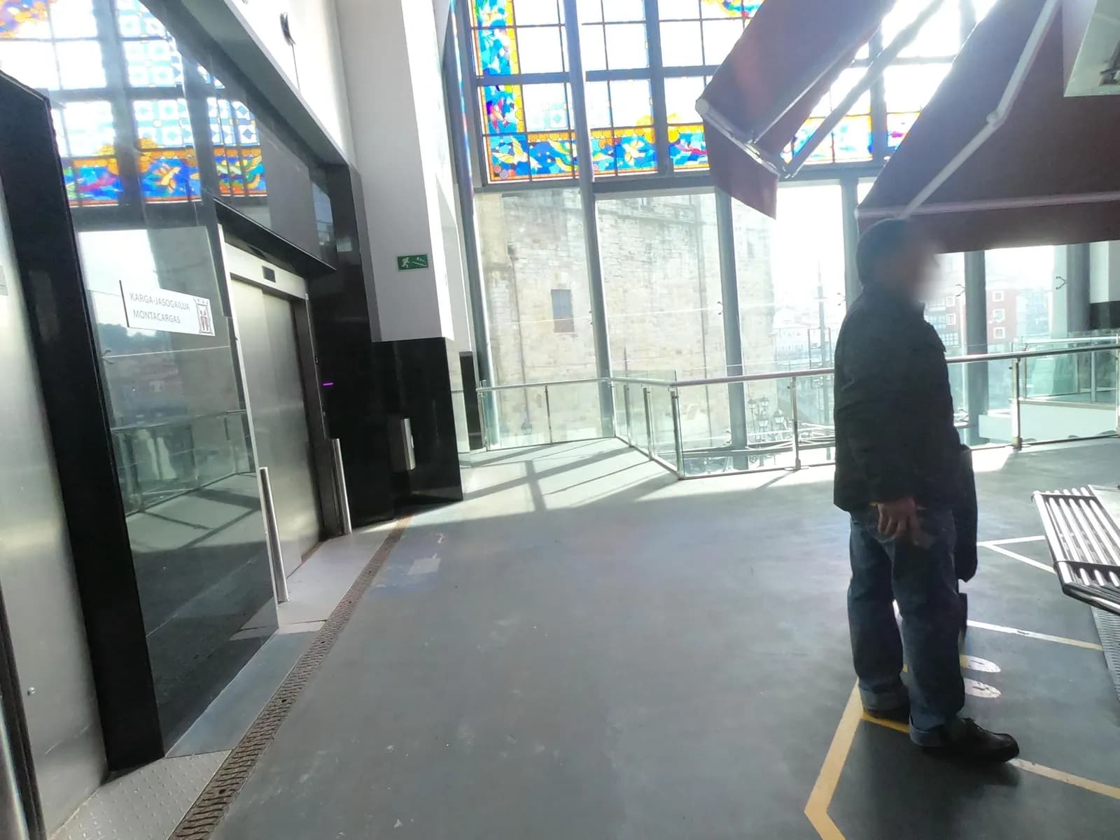 Aparcamiento gratuito en Loiu - Gatika errepidea en Loiu (Bizkaia)