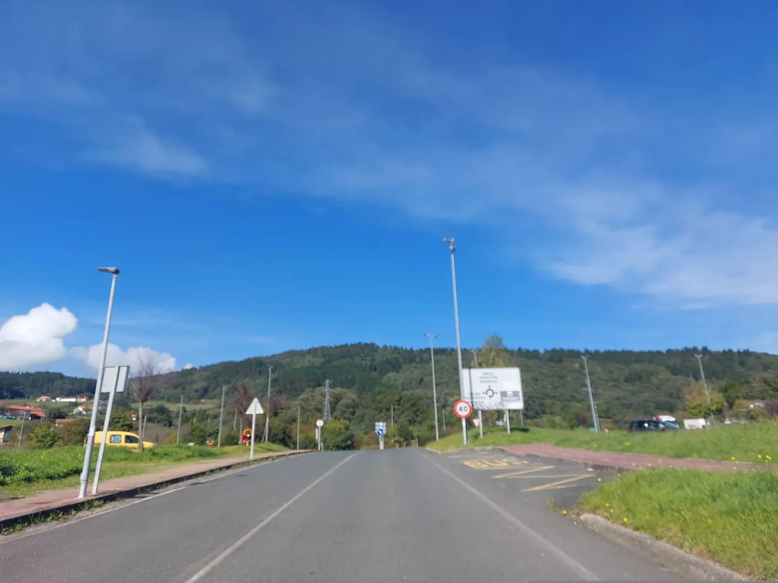 Aparcamiento gratuito en Mastiak kalea en Lekeitio (Bizkaia)