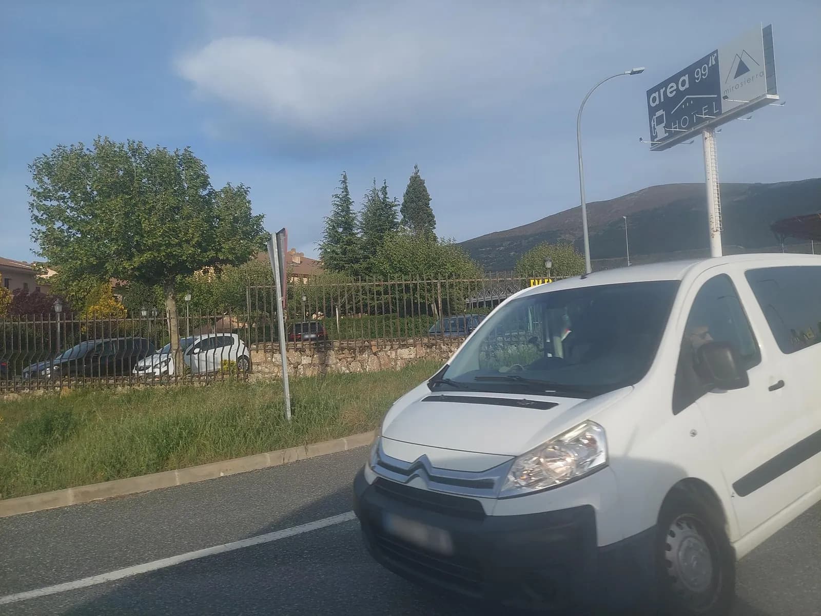 Aparcamiento gratuito en N-Ia en Santo Tomé del Puerto (Segovia)