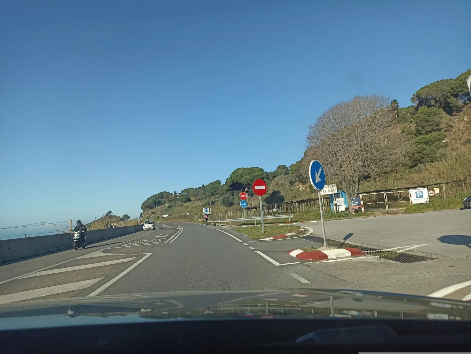 Aparcamiento gratuito en N-II en Sant Pol de Mar (Barcelona)