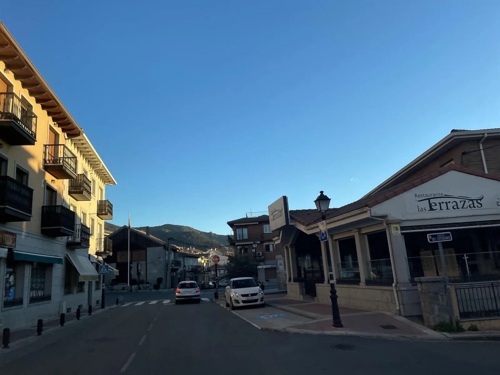 Aparcamiento gratuito en Paseo de San Sebastián en Becerril de la Sierra (Madrid)