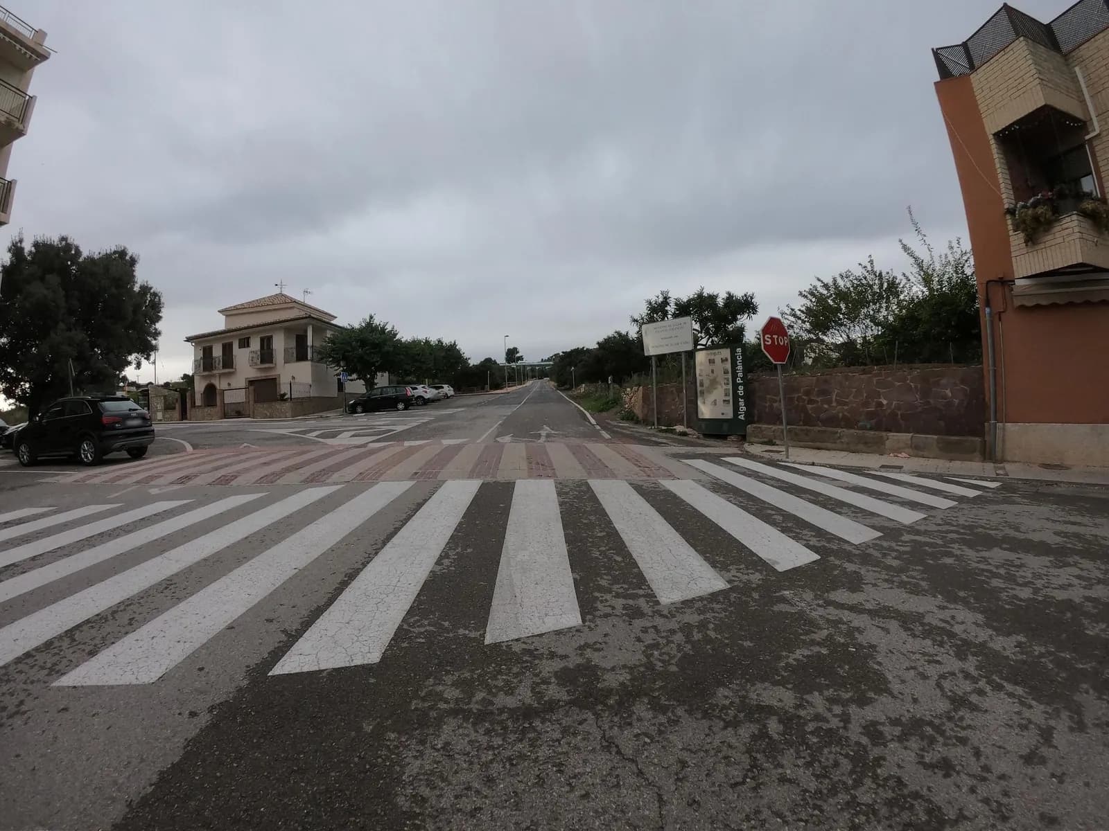 Aparcamiento gratuito en Passeig de Clara Campoamor en Algar de Palancia (Valencia)