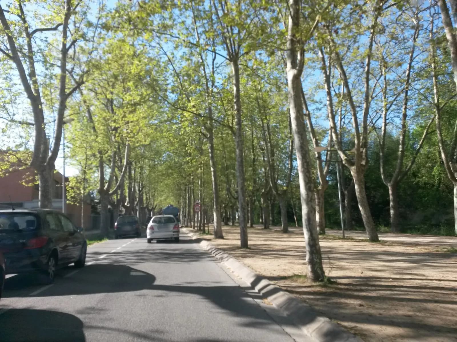 Aparcamiento gratuito en Passeig de Dalmau en Porqueres (Girona)