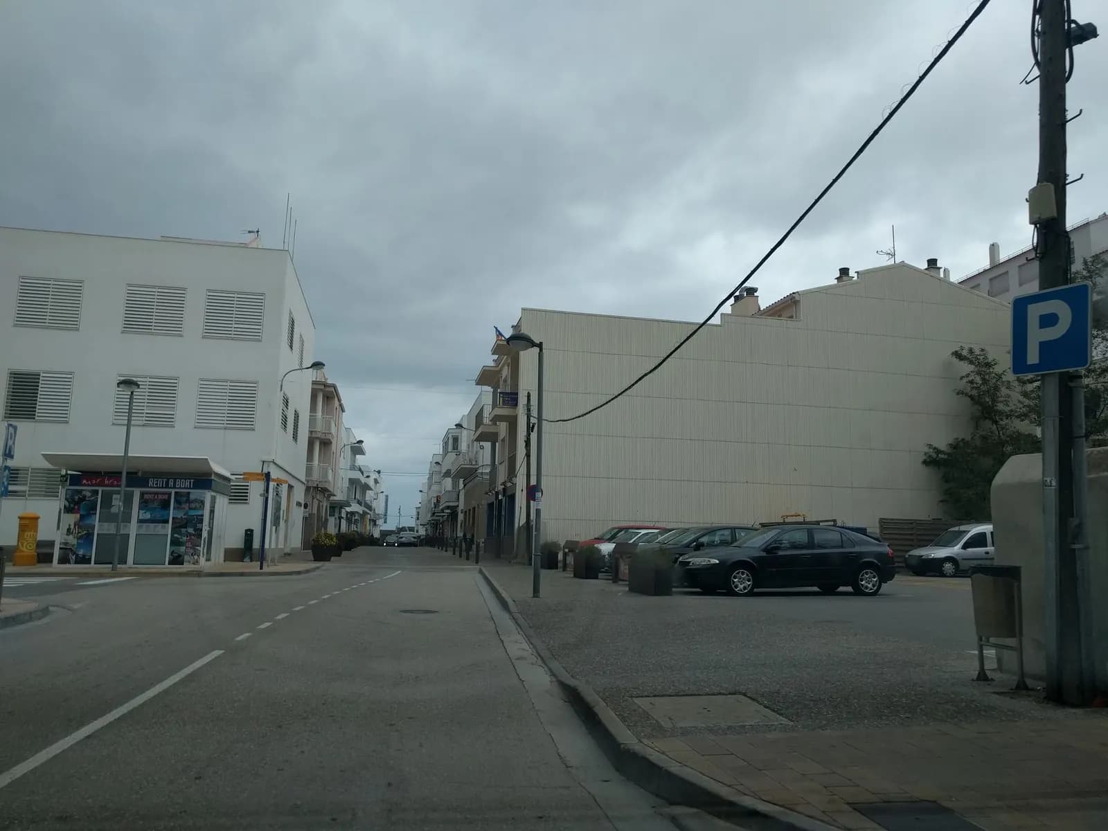 Aparcamiento gratuito en Passeig Marítim en Llançà (Girona)