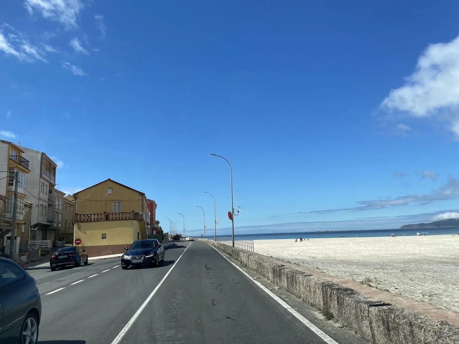 Aparcamiento gratuito en Pindo Sur en Corcubión (A Coruña)