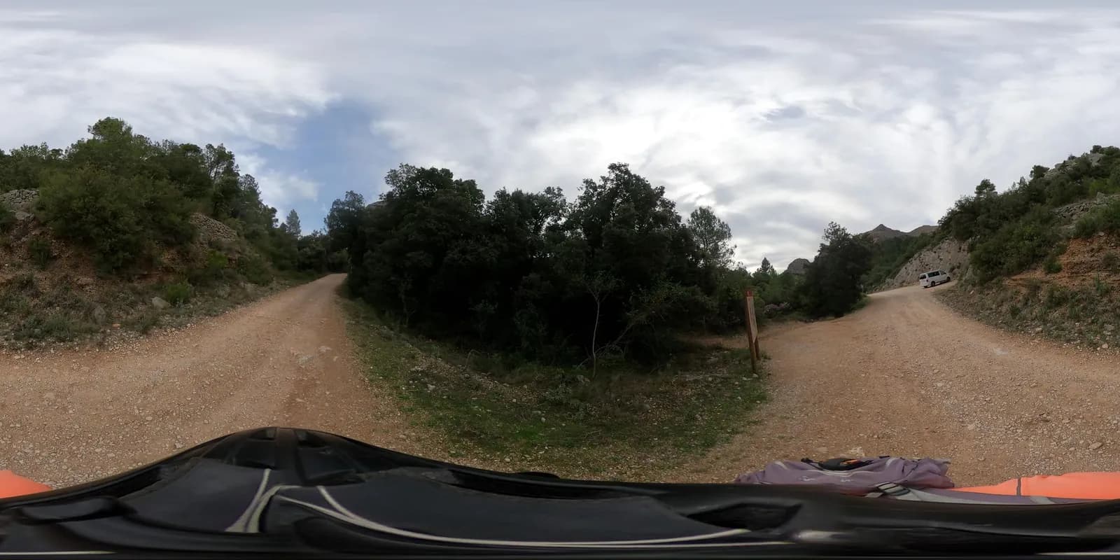 Aparcamiento gratuito en Pista del Mas de la Franqueta en Arnes (Tarragona)
