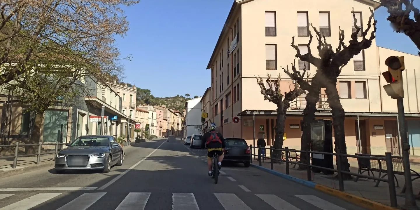 Aparcamiento gratuito en Plaça de l'Ajuntament en La Pobla de Claramunt (Barcelona)