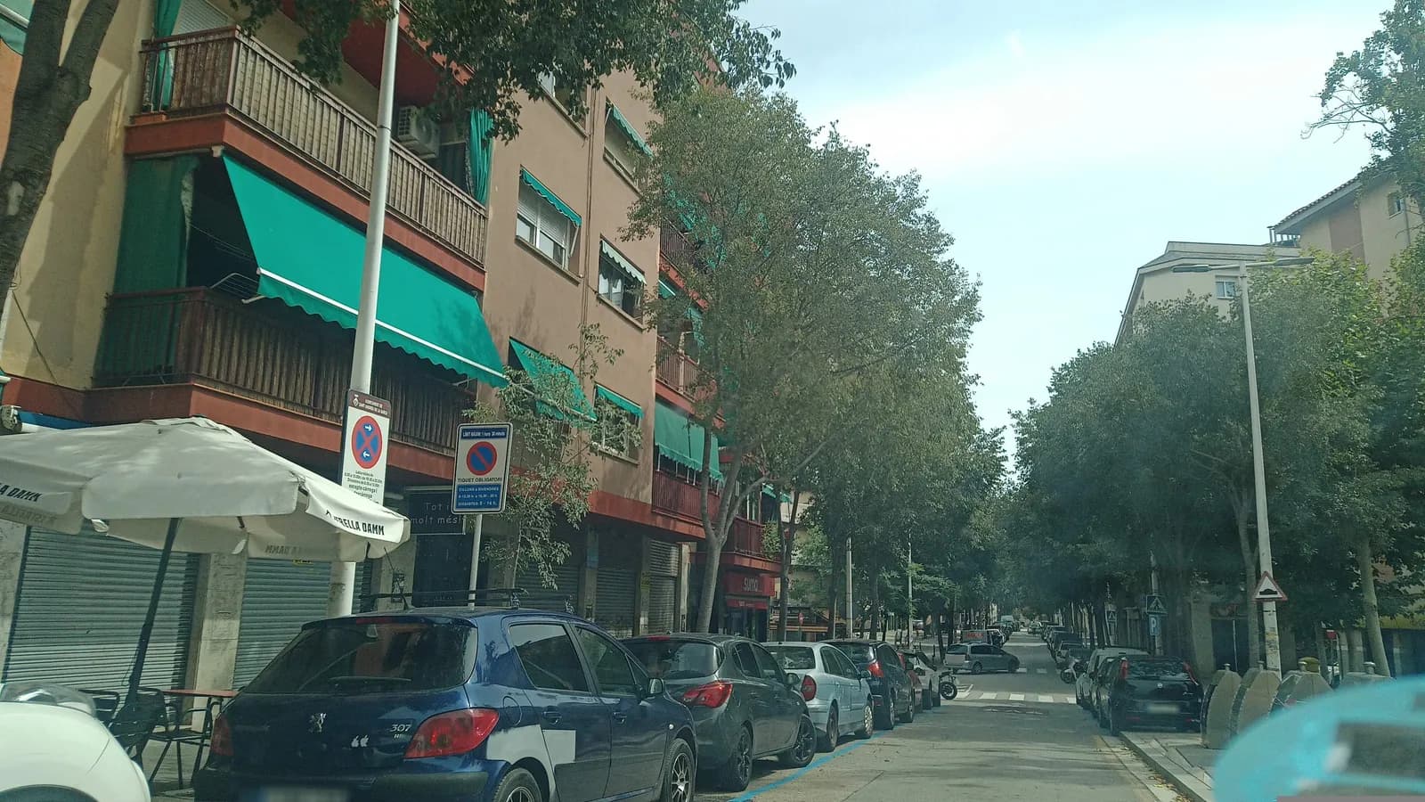 Aparcamiento gratuito en Plaça de Sangrà en Sant Andreu de la Barca (Barcelona)