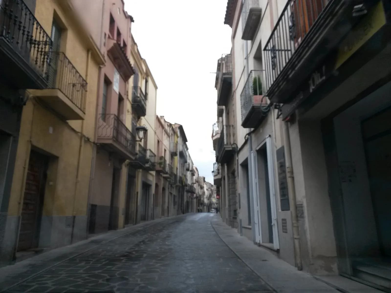 Aparcamiento gratuito en Plaça dels Bous en Hostalric (Girona)