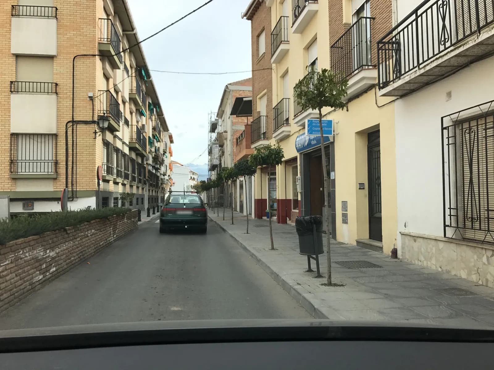 Aparcamiento gratuito en Plaza Álamo en Alhendín (Granada)