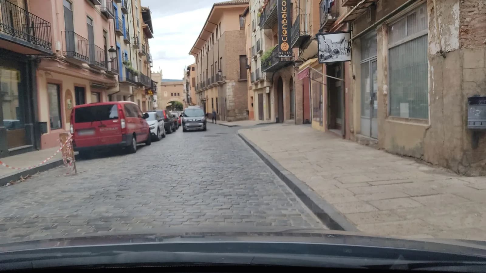 Aparcamiento gratuito en Plaza Comunidad de Daroca en Daroca (Zaragoza)