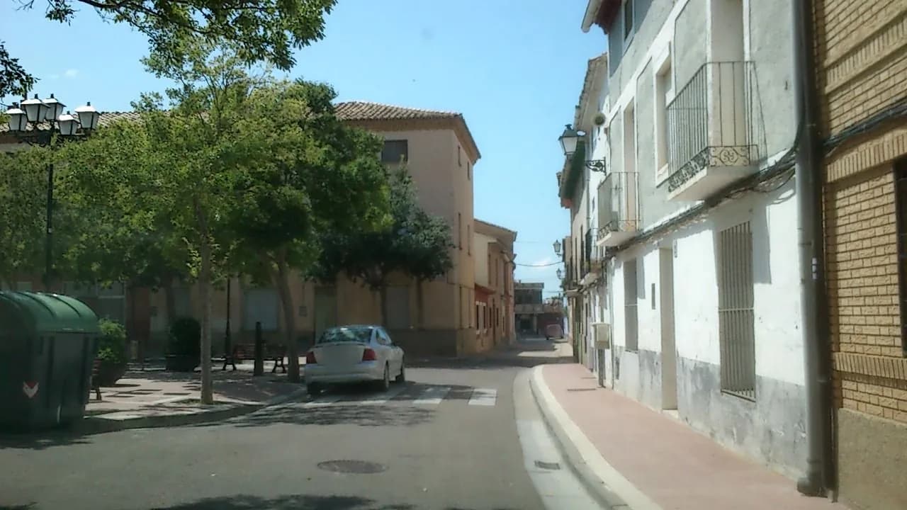 Aparcamiento gratuito en Plaza de España en Villanueva de Gállego (Zaragoza)