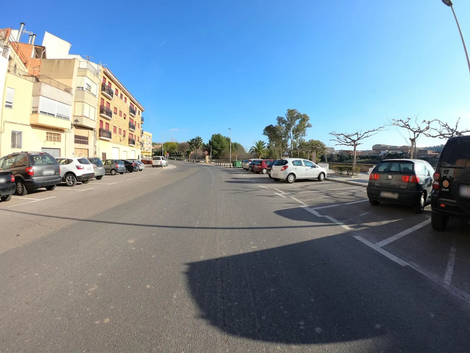 Aparcamiento gratuito en Plaza de la Iglesia en Ribesalbes (Castellón)