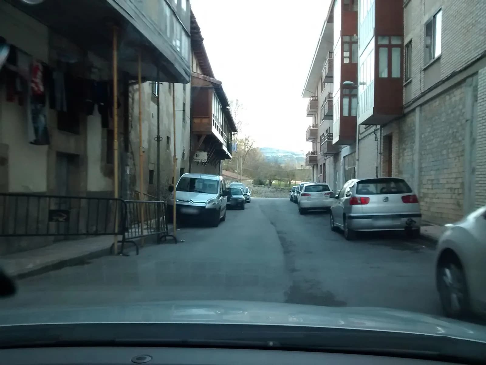 Aparcamiento gratuito en Plaza Sancho García en Espinosa de los Monteros (Burgos)
