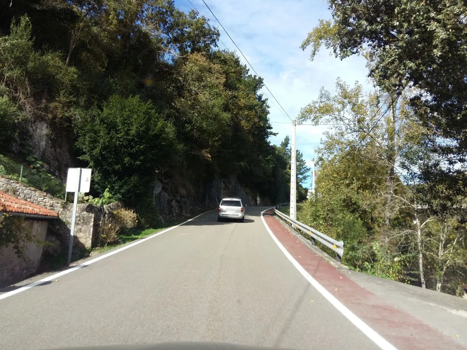Aparcamiento gratuito en Puente El Arrudo-Sobrelapeña en Herrerías (Cantabria)