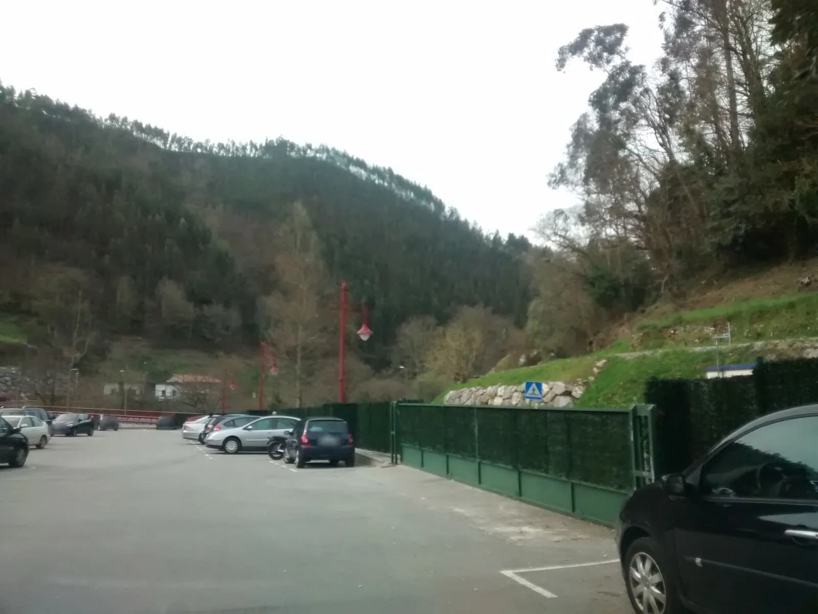 Aparcamiento gratuito en Puente Viesgo-Soto Iruz en Puente Viesgo (Cantabria)