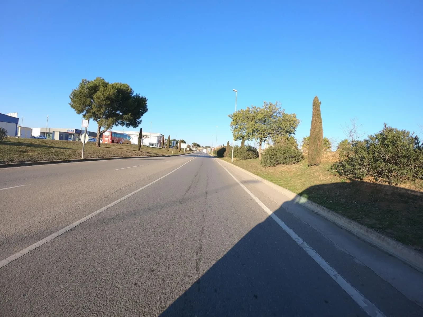 Aparcamiento gratuito en Ronda dels Oficis en L'Escala (Girona)