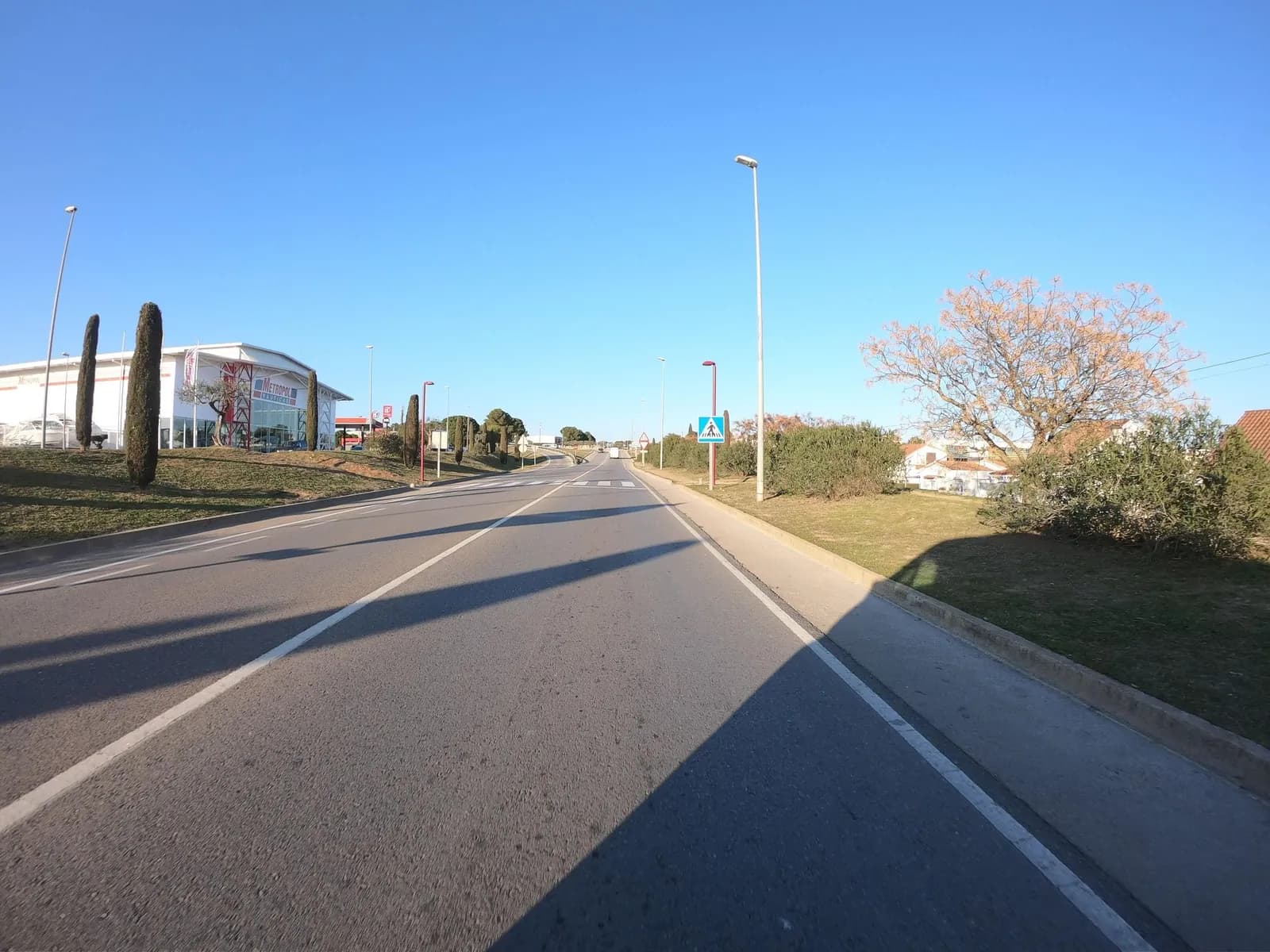 Aparcamiento gratuito en Ronda dels Oficis en Escala (L') (Girona)