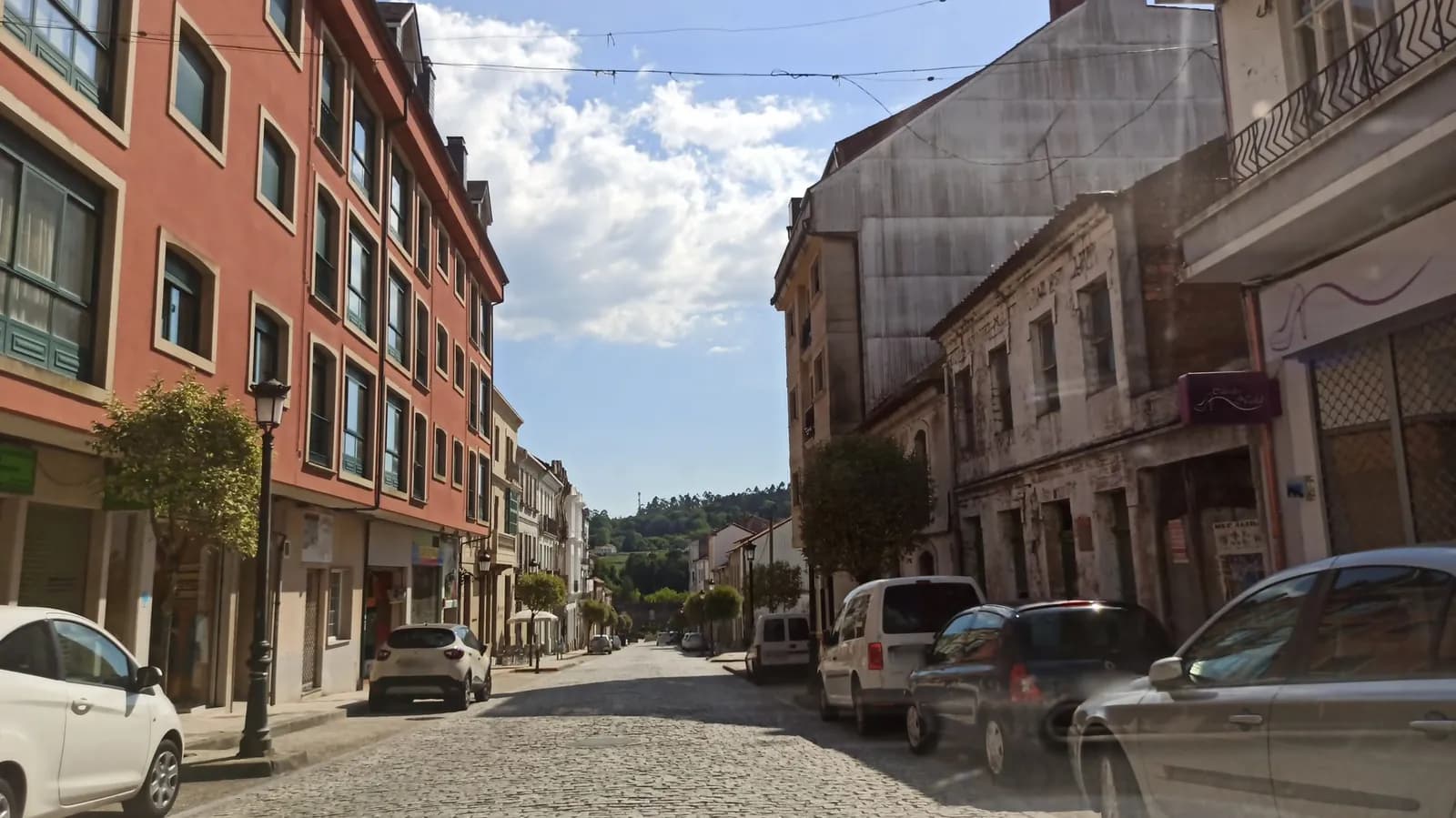 Aparcamiento gratuito en Rúa Ciudad Vicente López en Negreira (A Coruña)