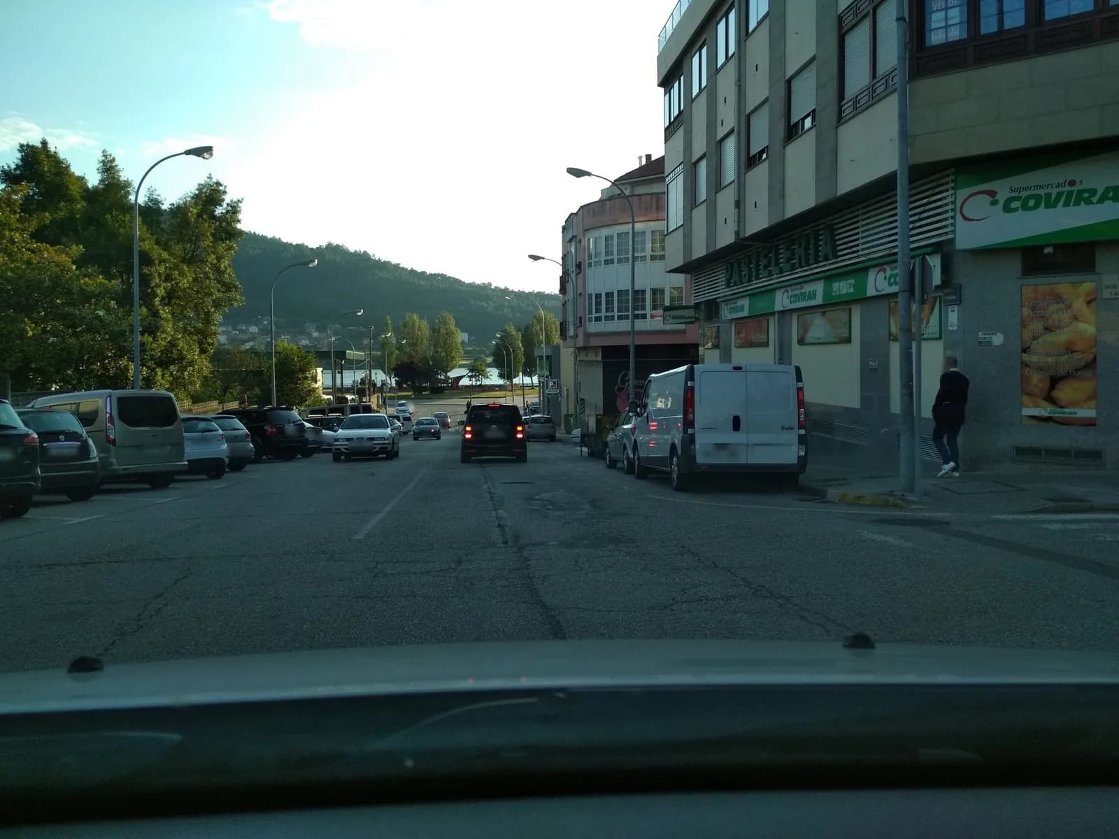 Aparcamiento gratuito en Rúa do Xuíz Falcone en Noia (A Coruña)