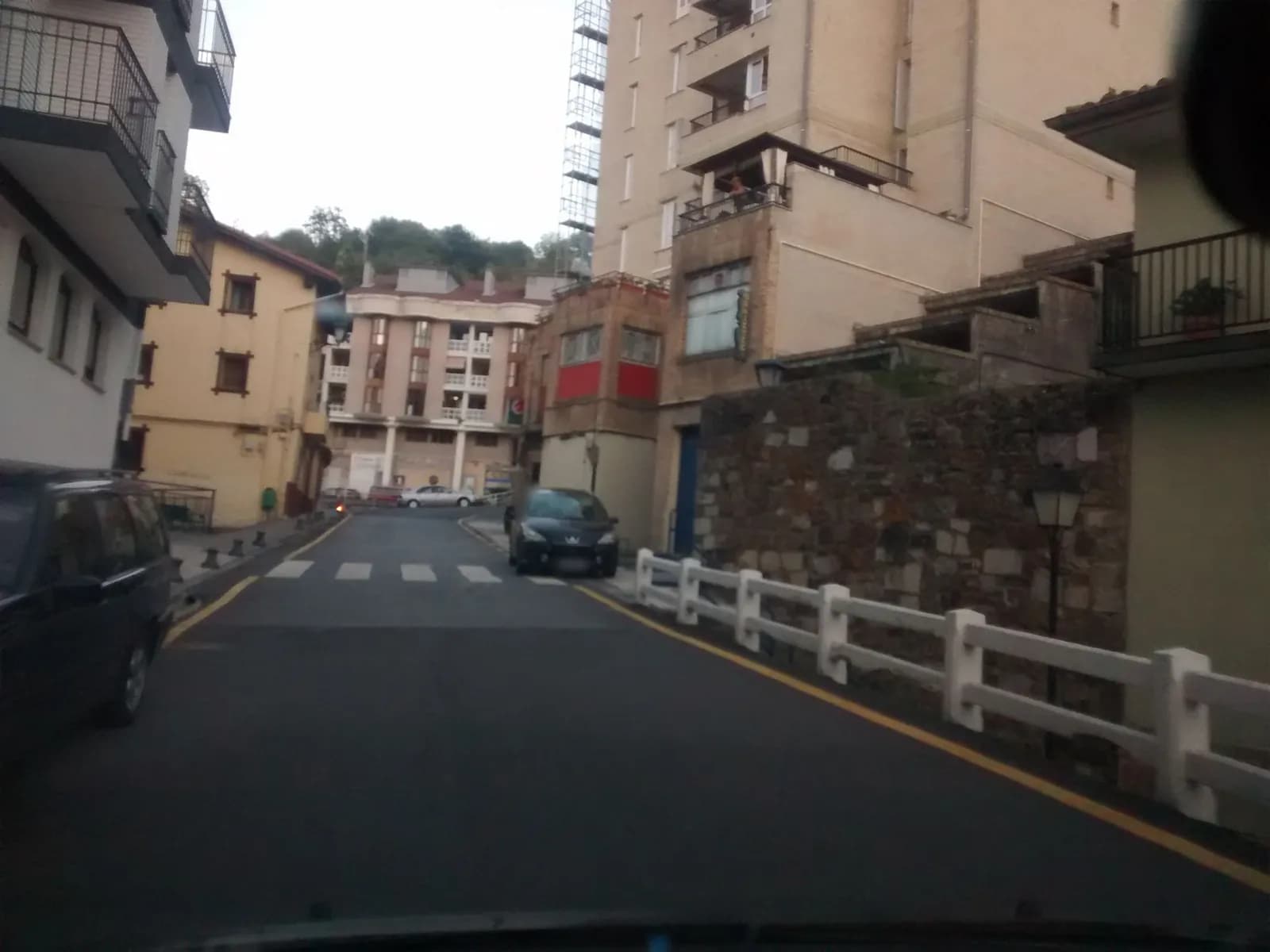 Aparcamiento gratuito en San Jose kalea en Mutriku (Gipuzkoa)