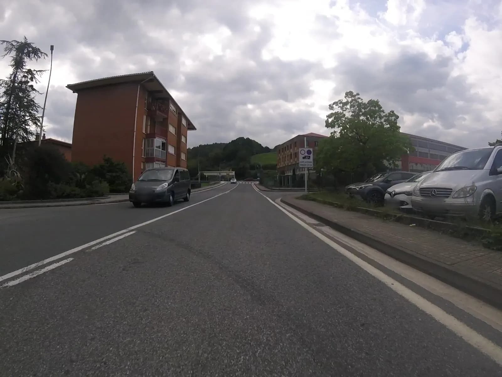 Aparcamiento gratuito en Ubilluts auzunea en Aduna (Gipuzkoa)