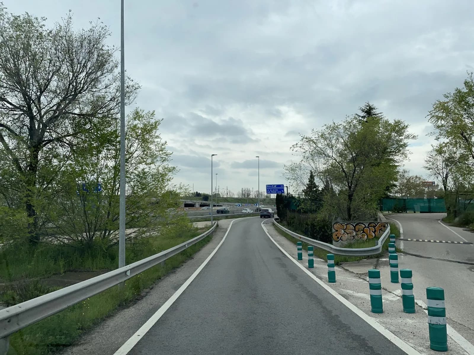 Aparcamiento gratuito en Vía de servicio A-6 en Torrelodones (Madrid)