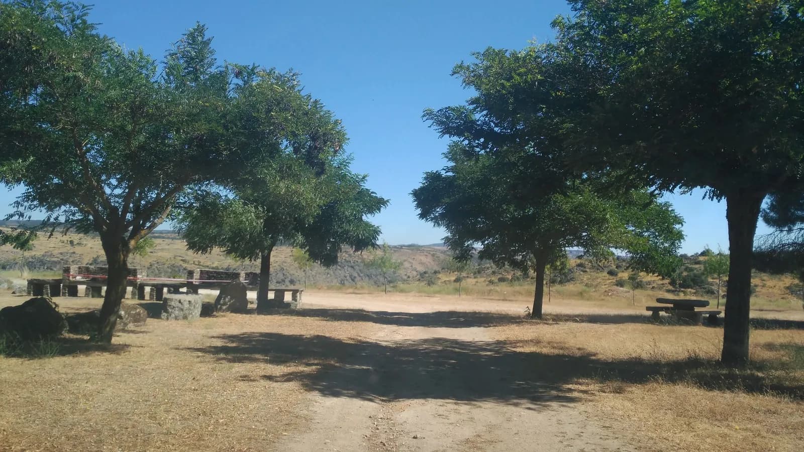 Aparcamiento Miradores en Aldeadávila de la Ribera (Salamanca)