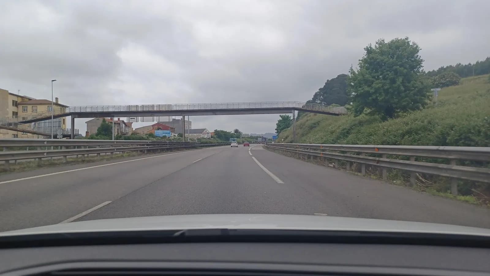 Parking gratuito Aparcamientu de les Escueles del Favila en Avilés (Asturias)