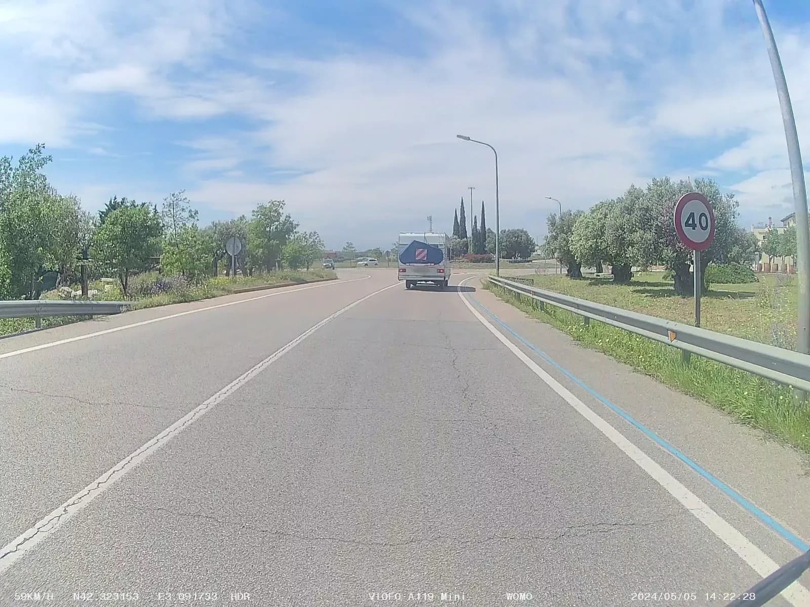 Área de aparcamiento en el centro de Vilajuïga en Vilajuïga (Girona)