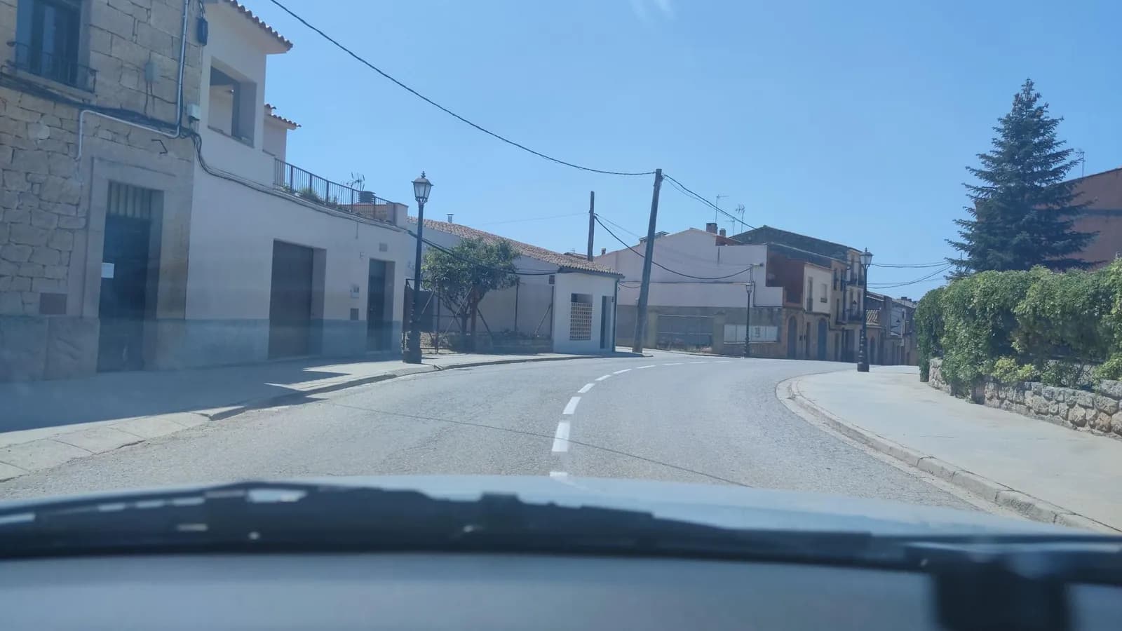 Área de aparcamiento en el centro de Vilosell (El) en Vilosell (El) (Lleida)