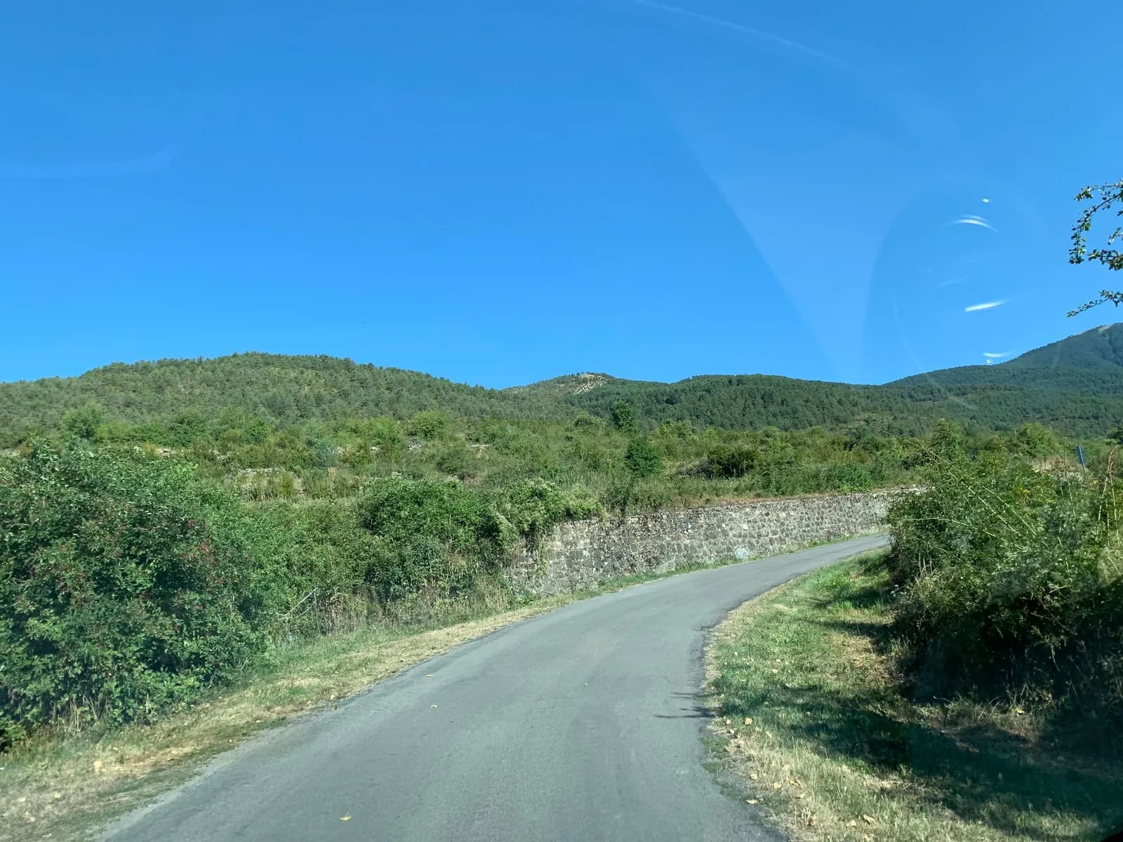 Área de aparcamiento en el este de Jasa en Jasa (Huesca)