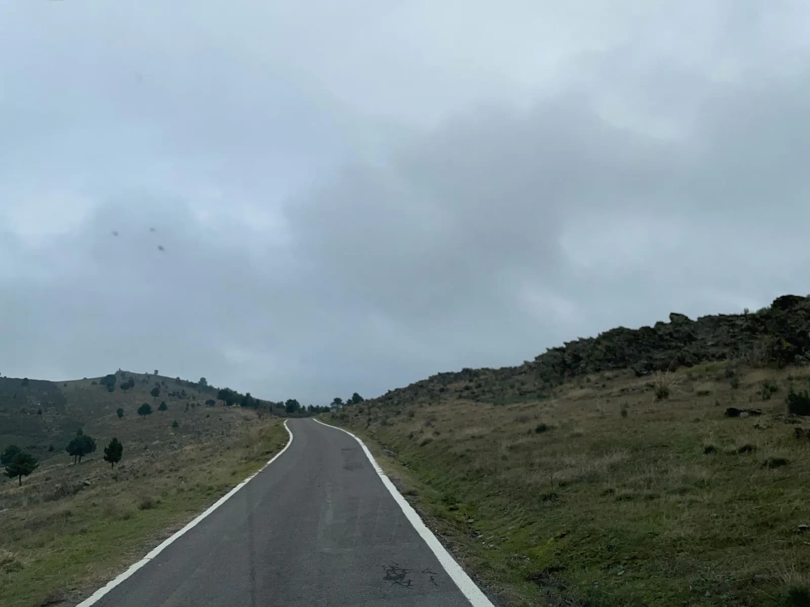 Área de aparcamiento en el este de Robledillo de la Jara en Robledillo de la Jara (Madrid)