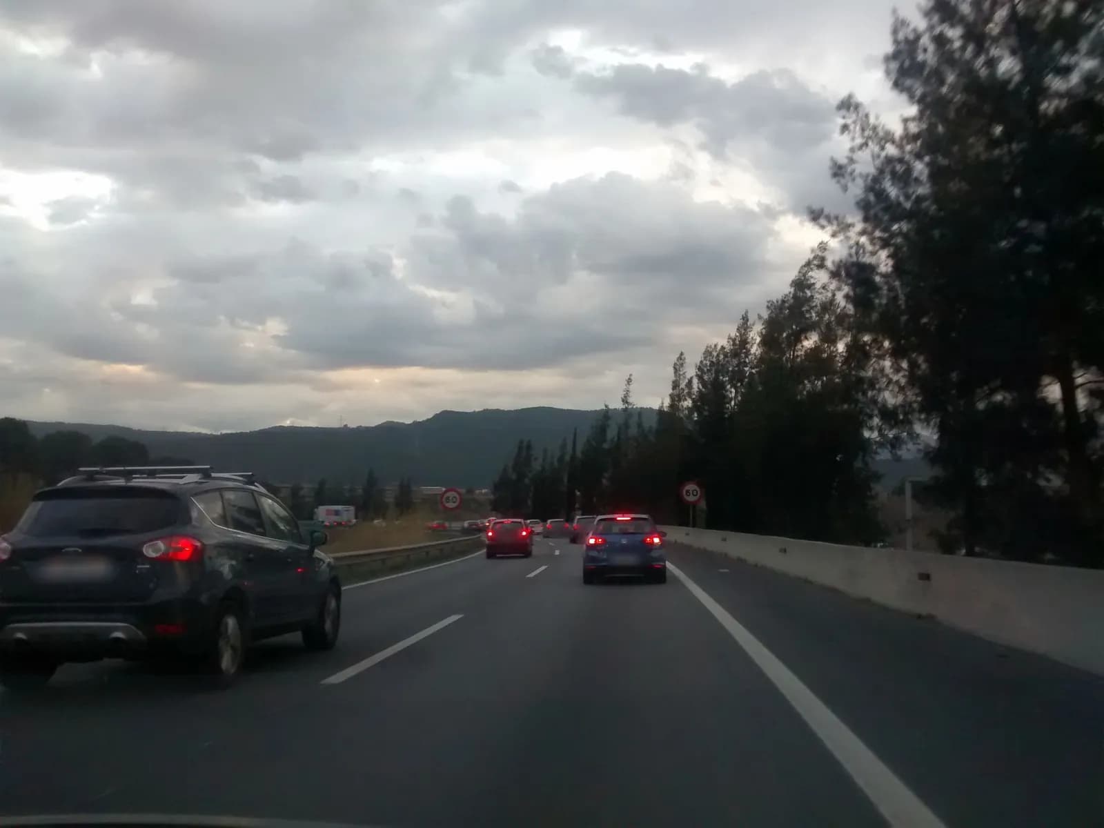 Área de aparcamiento en el noroeste de Papiol (El) en El Papiol (Barcelona)