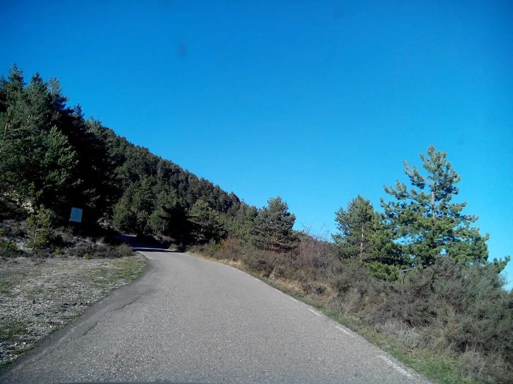 Área de aparcamiento en el oeste de Saldes en Saldes (Barcelona)