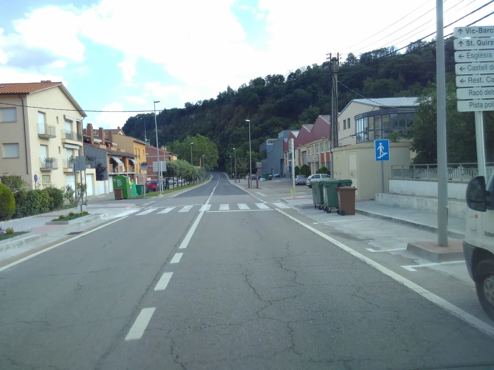Parking — Supermercat Montesquiu en Montesquiu (Barcelona)