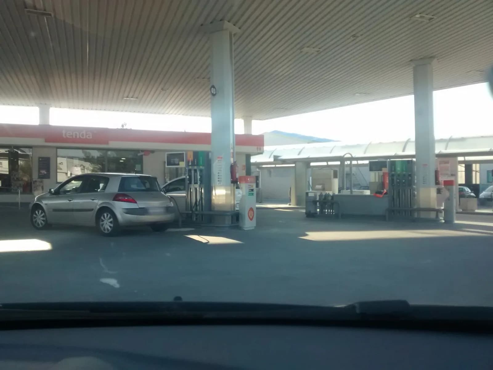 Parking — Restaurante Brasería Regatos en Lagartons - A Estrada (Pontevedra)